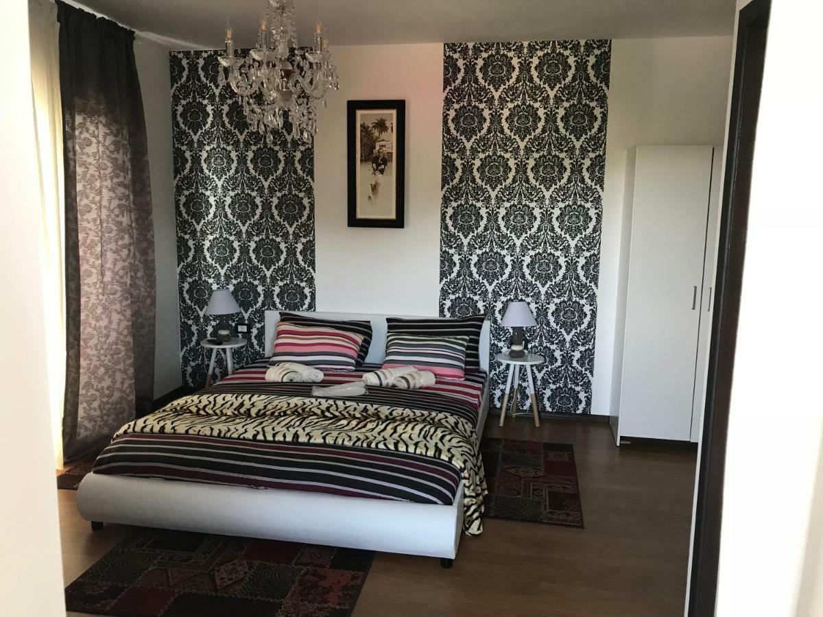 Casa Relax Hotel Valeni  ภายนอก รูปภาพ