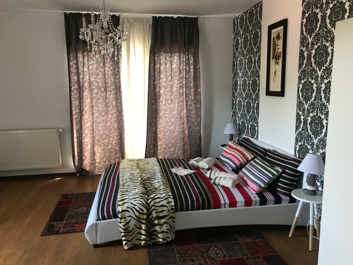 Casa Relax Hotel Valeni  ภายนอก รูปภาพ