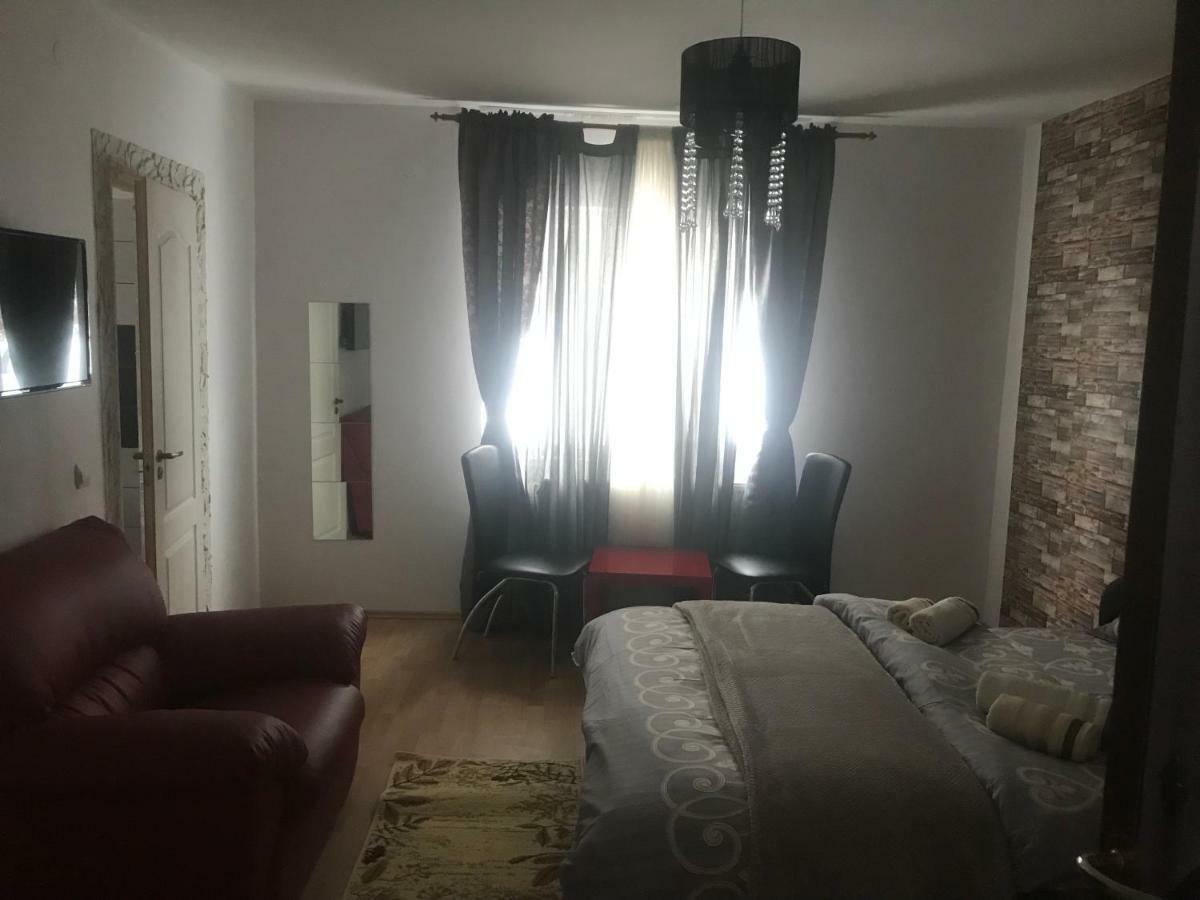Casa Relax Hotel Valeni  ภายนอก รูปภาพ